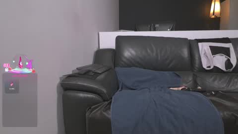 Lili Bertine online show from March 11, 2026, 11:00 pm