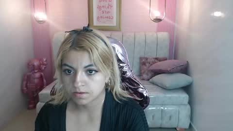 Lili online show from February 21, 2025, 7:23 am