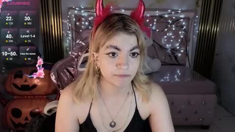 Lili online show from October 27, 2025, 3:10 am