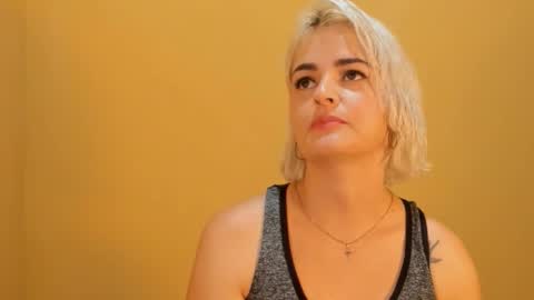 Lili online show from March 4, 2026, 11:33 pm