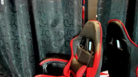 Snapshot of lili_milk20 chatting on December 20, 2025, 7:21 pm Lili online show from December 20, 2025, 7:21 pm