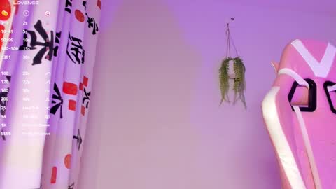 Snapshot of lilian_vergara chatting on December 16, 2024, 10:56 pm holis soy lily chang no olvides el pulgar arriba es muy importante para mi 3 independent model online show from December 16, 2024, 10:56 pm