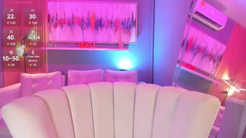 Snapshot of lilian_vergara chatting on January 31, 2026, 8:07 pm holis soy lily chang no olvides el pulgar arriba es muy importante para mi 3 independent model online show from January 31, 2026, 8:07 pm