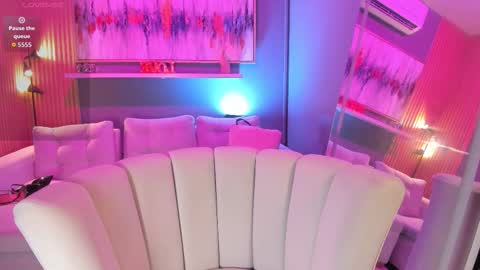 Snapshot of lilian_vergara chatting on February 3, 2026, 8:03 pm holis soy lily chang no olvides el pulgar arriba es muy importante para mi 3 independent model online show from February 3, 2026, 8:03 pm