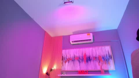 Snapshot of lilian_vergara chatting on February 26, 2026, 7:46 pm holis soy lily chang no olvides el pulgar arriba es muy importante para mi 3 independent model online show from February 26, 2026, 7:46 pm