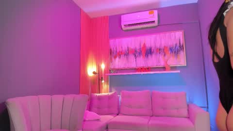 Snapshot of lilian_vergara chatting on March 3, 2026, 8:04 pm holis soy lily chang no olvides el pulgar arriba es muy importante para mi 3 independent model online show from March 3, 2026, 8:04 pm