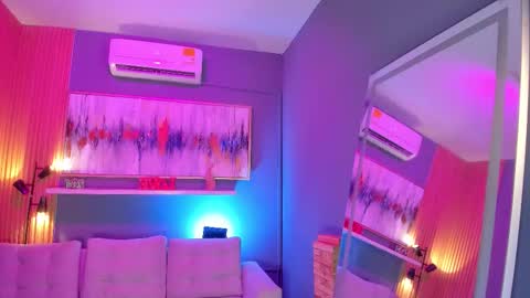 Snapshot of lilian_vergara chatting on March 12, 2026, 7:42 pm holis soy lily chang no olvides el pulgar arriba es muy importante para mi 3 independent model online show from March 12, 2026, 7:42 pm