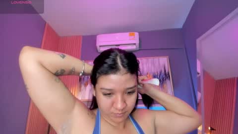 Snapshot of lilian_vergara chatting on June 9, 2026, 6:41 pm holis soy lily chang no olvides el pulgar arriba es muy importante para mi 3 independent model online show from June 9, 2026, 6:41 pm