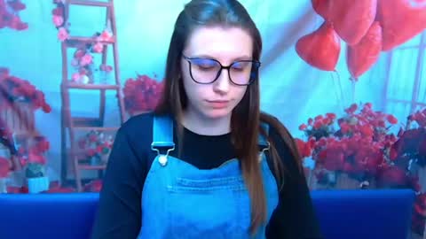 lilianashine online show from April 19, 2026, 5:07 am