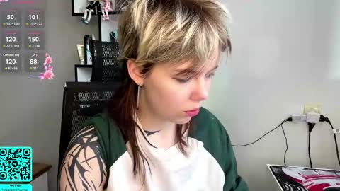 Lilian online show from March 22, 2026, 7:01 am