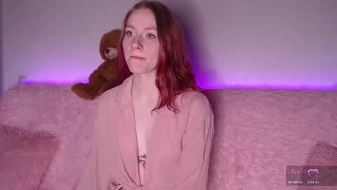Snapshot of lilianlahot chatting on May 17, 2026, 4:03 pm Lilly online show from May 17, 2026, 4:03 pm
