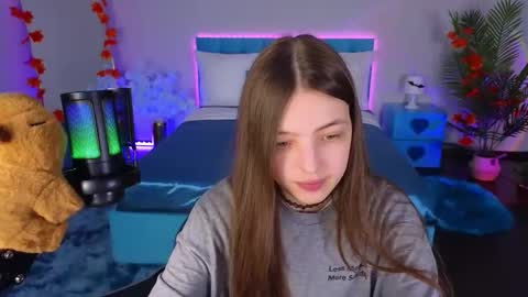 Lili Bakery online show from October 24, 2025, 12:41 am