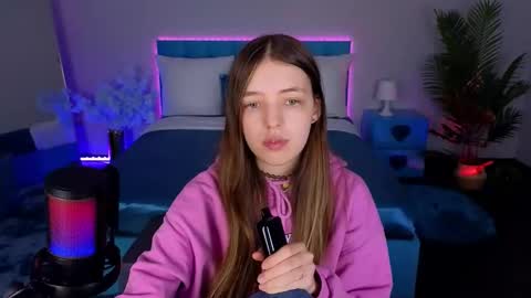 Lili Bakery online show from November 18, 2025, 2:06 am