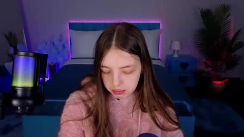 Lili Bakery online show from December 2, 2025, 2:06 am