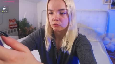 Lilie online show from February 25, 2025, 3:49 pm