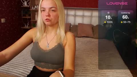 Lilie online show from March 4, 2025, 8:49 pm