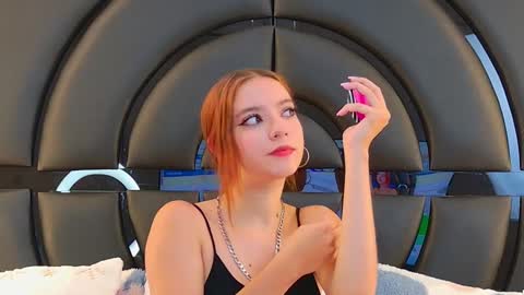 Lili online show from March 9, 2025, 7:05 pm