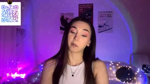 Lina online show from April 9, 2026, 10:26 pm