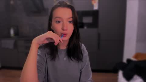 Snapshot of lililaluna chatting on December 12, 2024, 6:31 pm ... online show from December 12, 2024, 6:31 pm