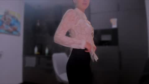 Snapshot of lililaluna chatting on January 17, 2025, 3:32 pm ... online show from January 17, 2025, 3:32 pm