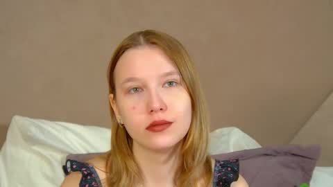 Snapshot of lililinn chatting on June 8, 2026, 4:24 am LiliLinn online show from June 8, 2026, 4:24 am