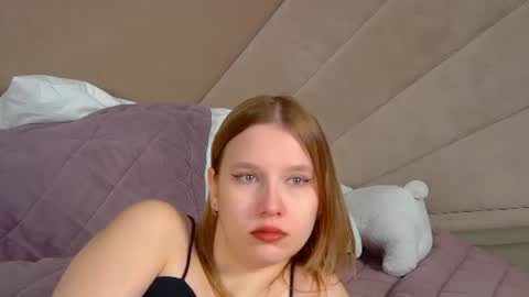 Snapshot of lililinn chatting on June 13, 2026, 5:05 am LiliLinn online show from June 13, 2026, 5:05 am