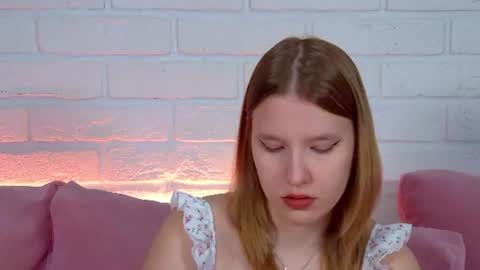 Snapshot of lililinn chatting on June 16, 2026, 4:26 am LiliLinn online show from June 16, 2026, 4:26 am
