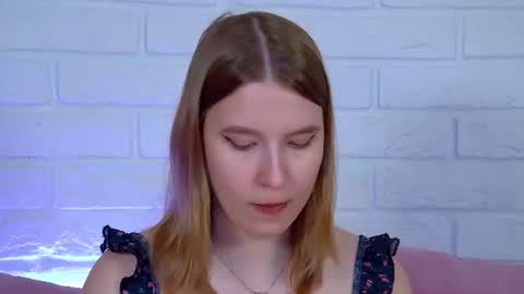 Snapshot of lililinn chatting on June 18, 2026, 9:14 am LiliLinn online show from June 18, 2026, 9:14 am