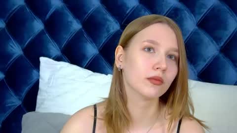 Snapshot of lililinn chatting on July 15, 2026, 10:20 am LiliLinn online show from July 15, 2026, 10:20 am