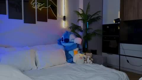 lililok101 online show from April 21, 2026, 2:51 am