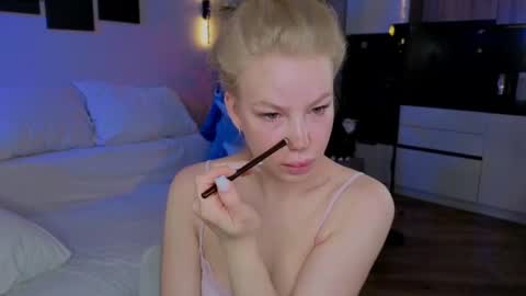 Snapshot of lililok101 chatting on May 13, 2026, 1:36 am lililok101 online show from May 13, 2026, 1:36 am