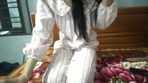 lililove88 online show from November 7, 2025, 11:43 am