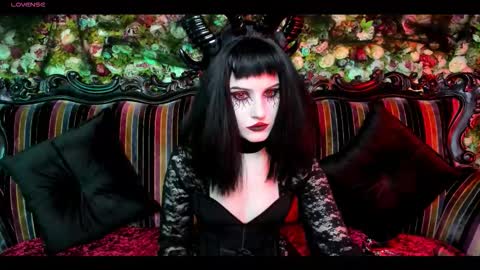 lilit_el_ online show from October 31, 2025, 10:33 pm