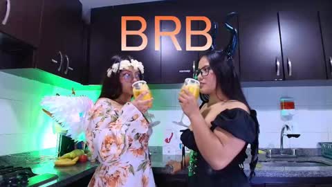 Lilith and Khloe  online show from November 2, 2025, 11:34 am