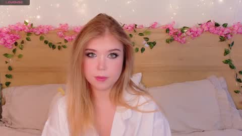 Snapshot of lilith_bonheur chatting on November 2, 2025, 9:39 pm Lilith Bonheur online show from November 2, 2025, 9:39 pm