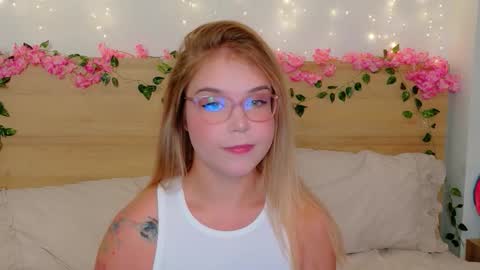 Snapshot of lilith_bonheur chatting on November 7, 2025, 9:48 pm Lilith Bonheur online show from November 7, 2025, 9:48 pm