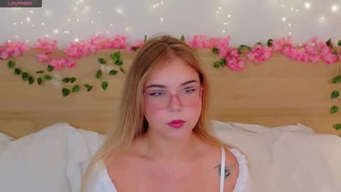 Snapshot of lilith_bonheur chatting on December 4, 2025, 9:34 pm Lilith Bonheur online show from December 4, 2025, 9:34 pm