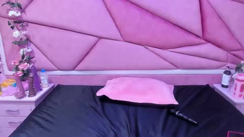 lilith cooper20 online show from February 26, 2025, 9:58 pm