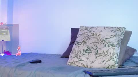 Lili  online show from February 3, 2025, 5:56 pm