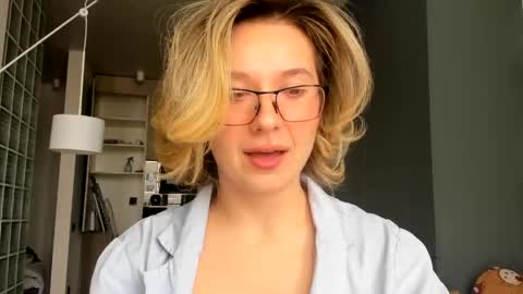 lilith online show from March 26, 2026, 12:22 pm