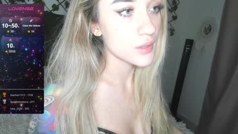 Lilith Parker online show from December 4, 2024, 9:07 am