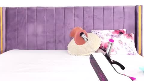 Lily online show from March 6, 2025, 6:37 pm