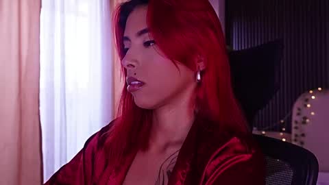 Snapshot of lilithluxor_ chatting on May 19, 2026, 1:39 pm Lilith online show from May 19, 2026, 1:39 pm
