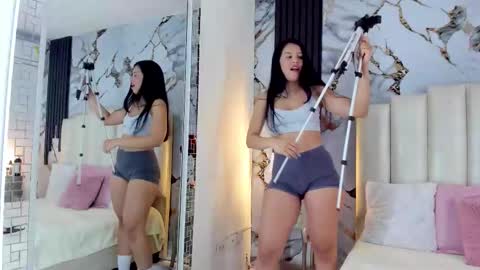 Lilith  online show from November 25, 2025, 6:35 am