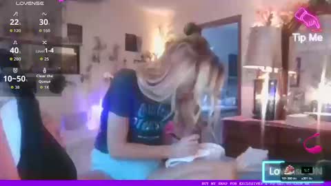 Snapshot of lilithohfish chatting on October 10, 2025, 1:32 pm Lilithohfish online show from October 10, 2025, 1:32 pm
