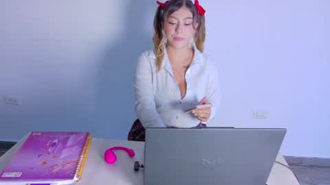 lilithsmiith online show from May 13, 2026, 12:13 pm