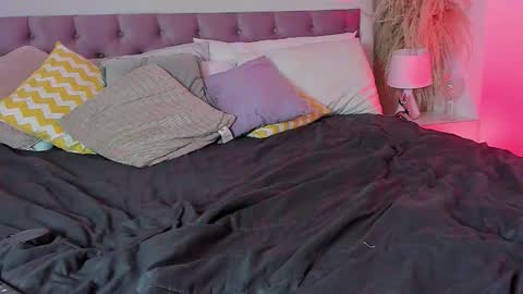 Lily online show from October 14, 2025, 7:58 pm