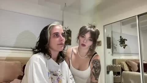 lilldaddysgirl online show from September 28, 2025, 2:17 am