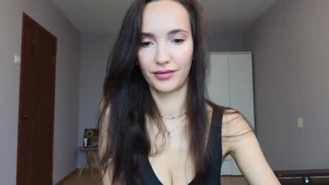 Lillian online show from September 18, 2025, 4:25 am