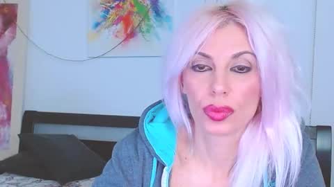 Lara online show from February 15, 2025, 9:15 pm